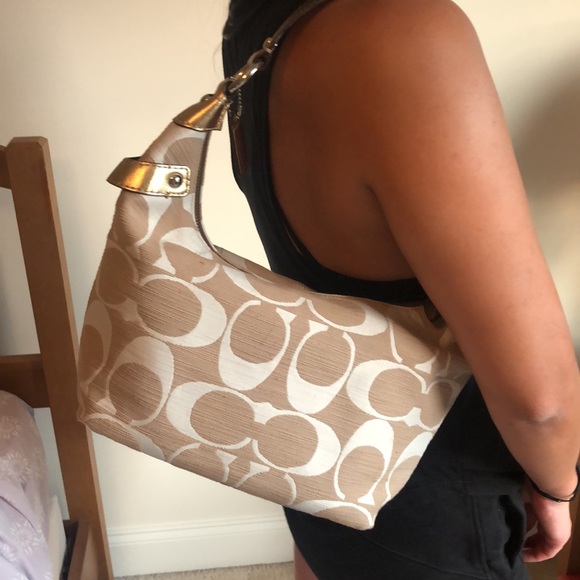 Authentic Coach Shoulder Bag - Picture 2 of 6